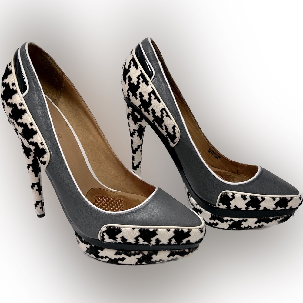 L.A.M.B Platform Pump Sz 8